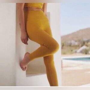 NWT Spiritual Gangster Love Sculpt Mustard Leggings - Size - XS